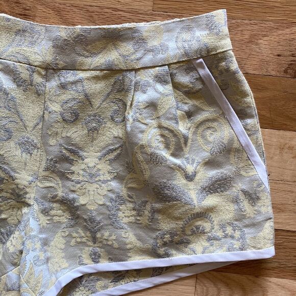 Aritizia Wilfred Flower Jacquard Yellow Silk Pull On Shorts Size 6 - Picture 3 of 12